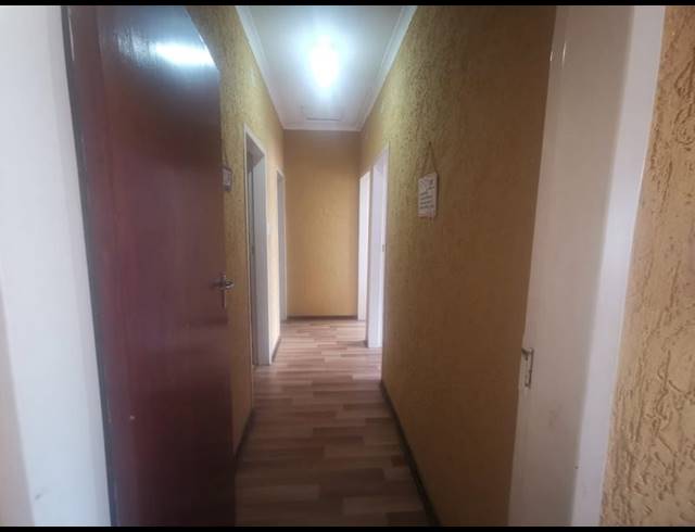 3 BEDROOM HOUSE FOR SALE IN BERTON PARK